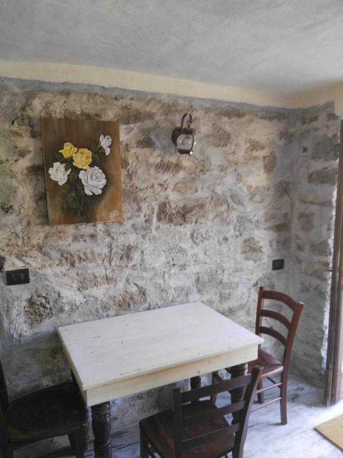 Casale La Selva Cottege Piccolo Apartment Piano Porlezza Luaran gambar